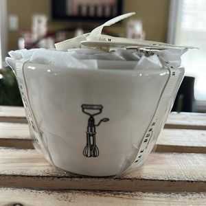 Rae Dunn ICONS measuring cups
